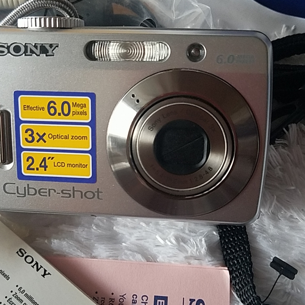 VINTAGE SONY CAMERA. - Picture 6 of 8